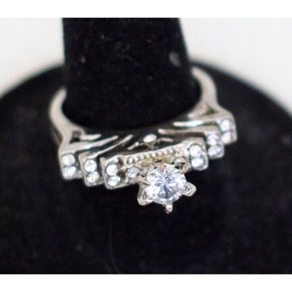 Size 7, Vintage Lovely Rhinestones Princess Silver Tone Ring - A23 - Picture 1 of 3